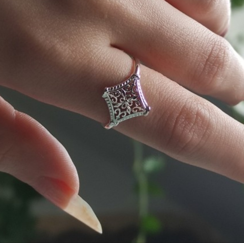 14k‎ White Gold Plated 316L Cutout Filigree Hollow Ring, Size 10